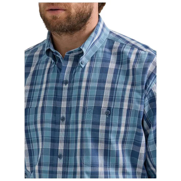 Men's Wrangler® George Strait Two Pocket Long Sleeve Shirt 112352738 - Image 3