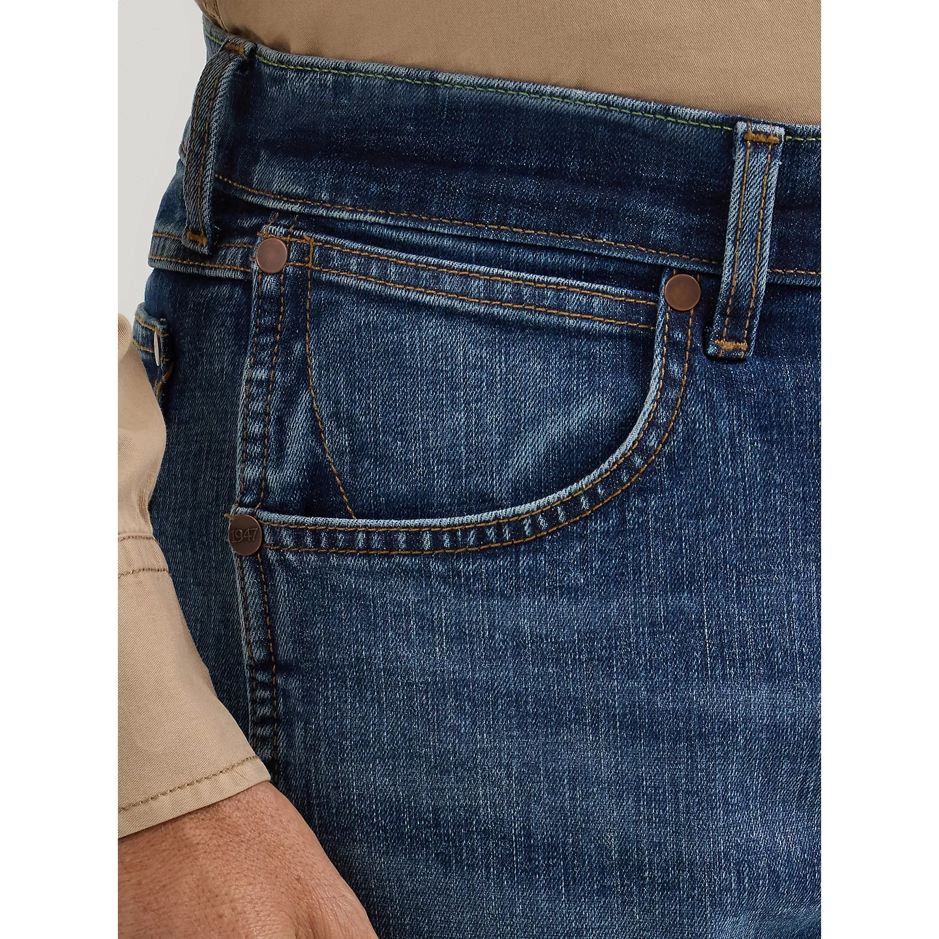 Men's Wrangler Retro® Slim Fit Straight Leg Jean 112365303 - Image 4