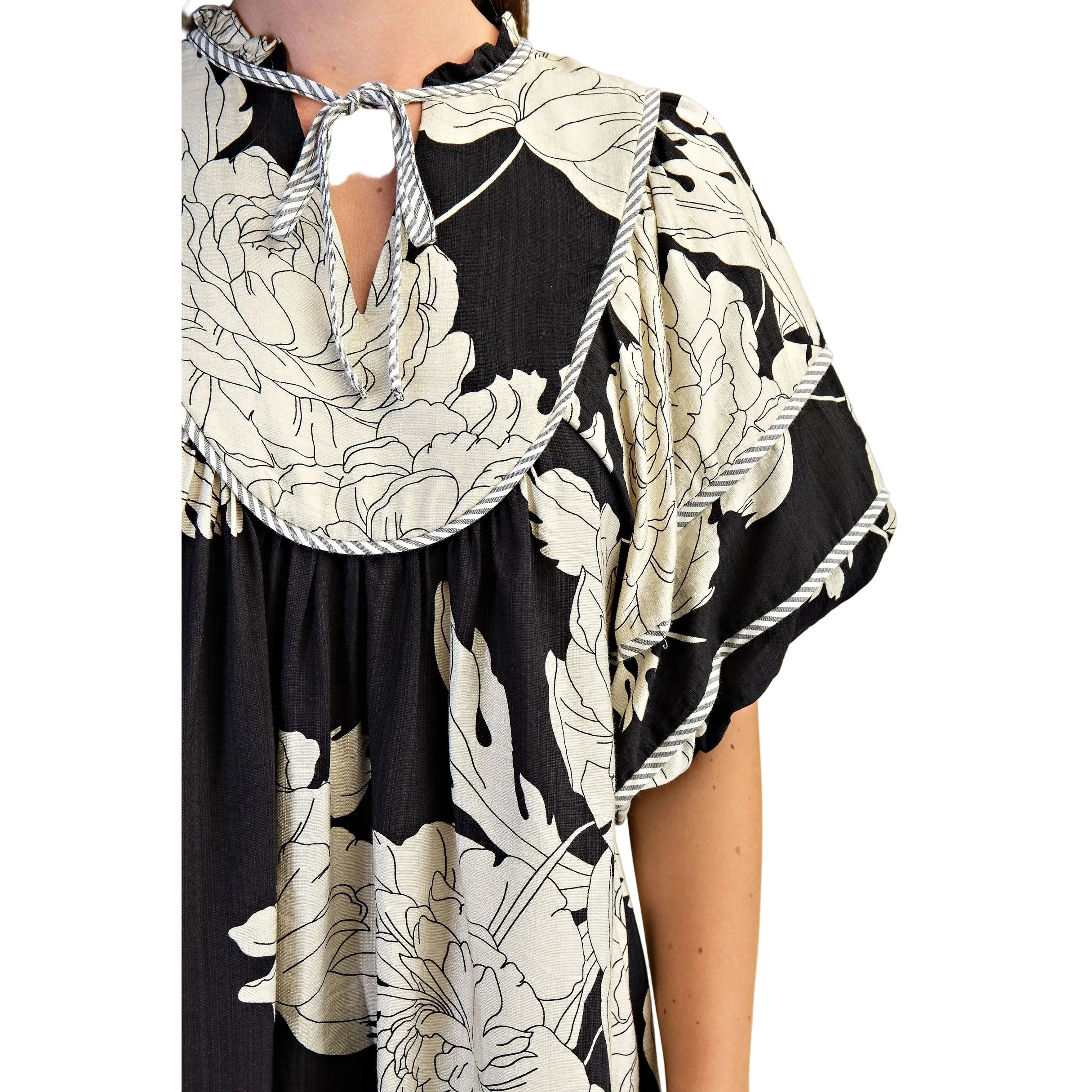 Women's Gigio Black and White Floral Print Babydoll Dress - Image 3