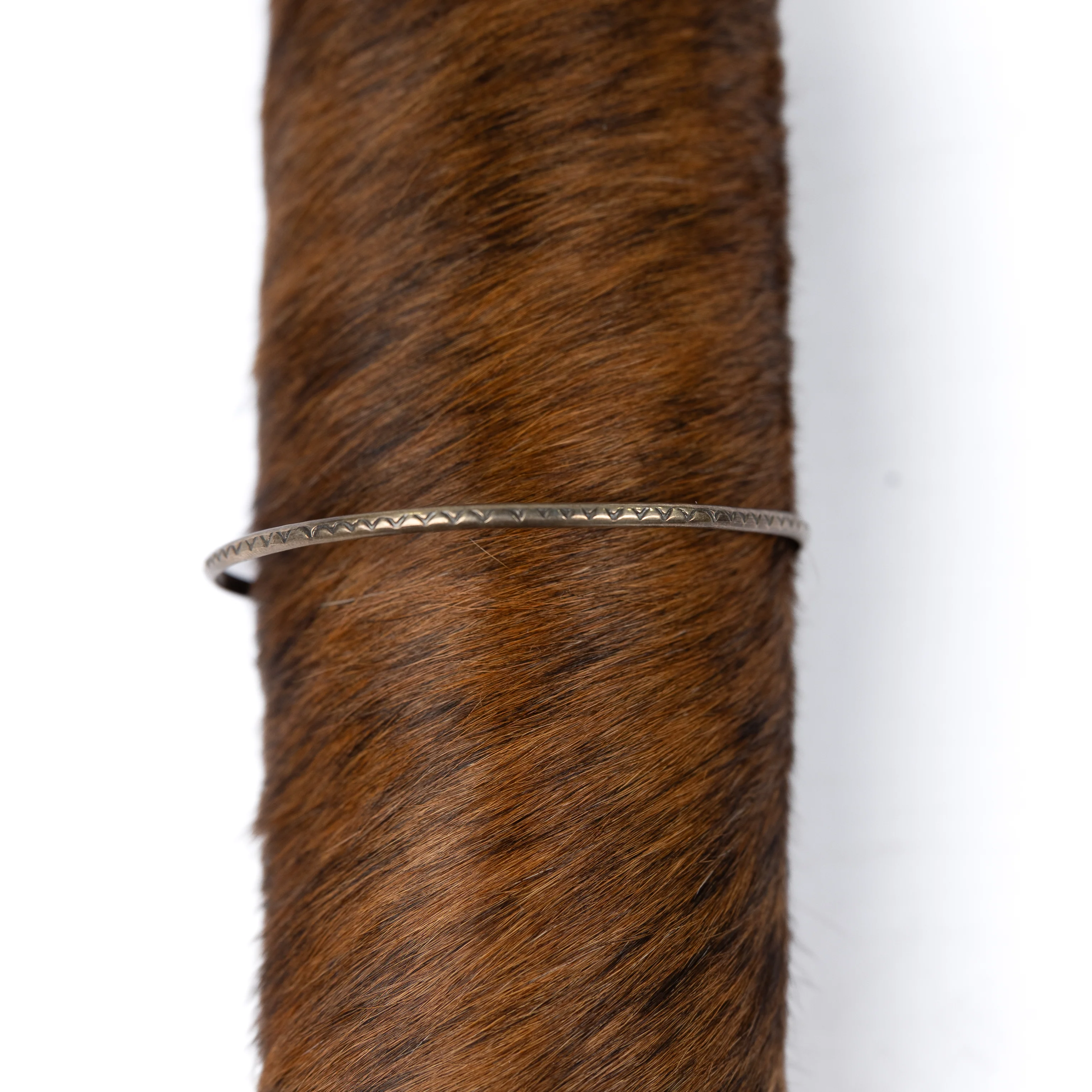 Women's Elaine Tahe Silver Small Etched Bangle - Image 3