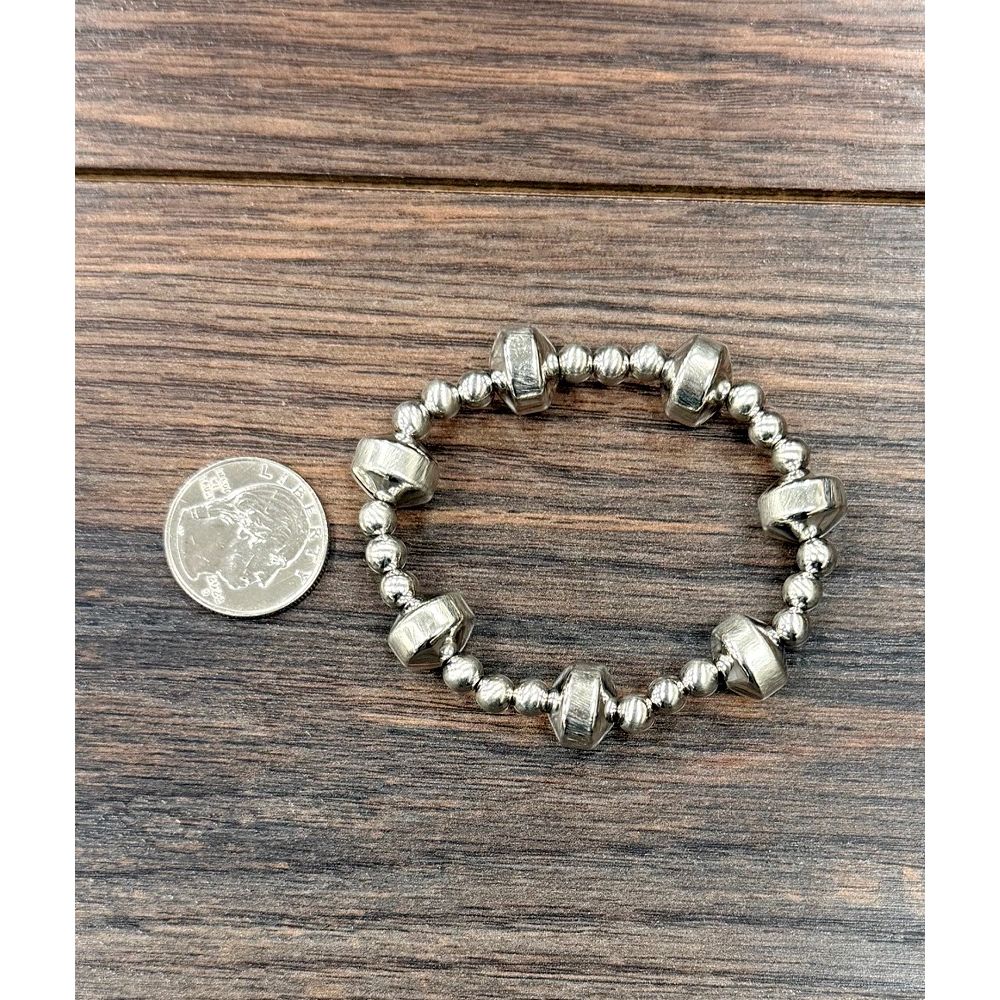 Women's Isac Western Silver-Tone Bead Stretch Bracelet 711677 - Image 2