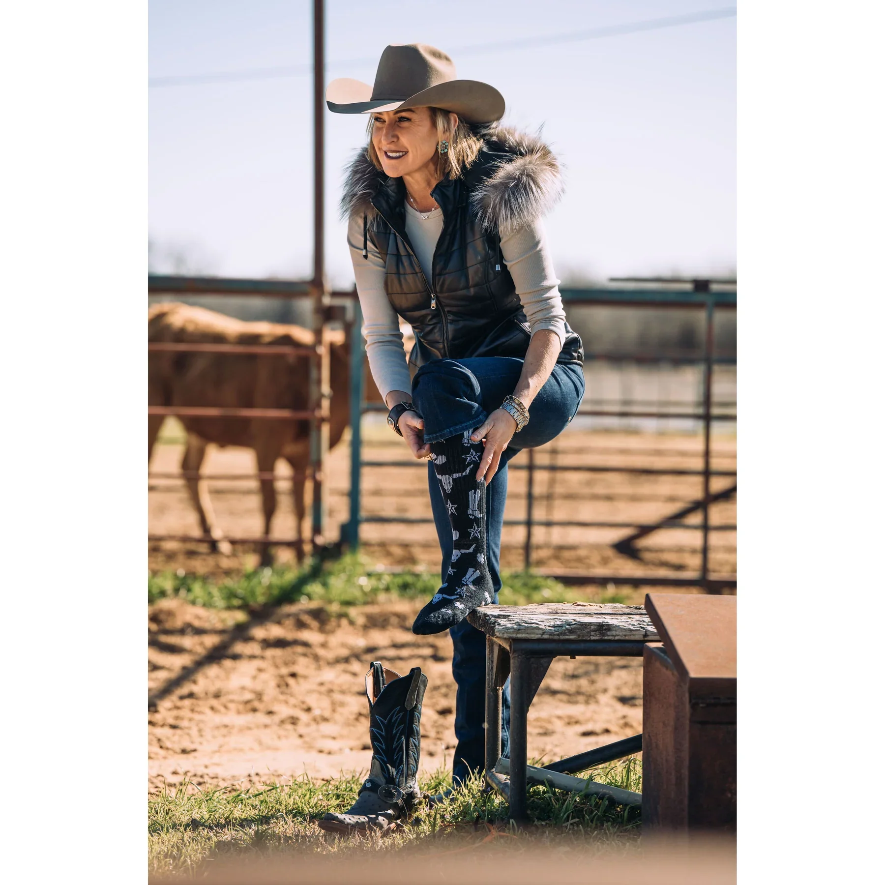 Women's Lucky Chuck Get Western Black And White Performance Boot Socks LC12-12148 - Image 3
